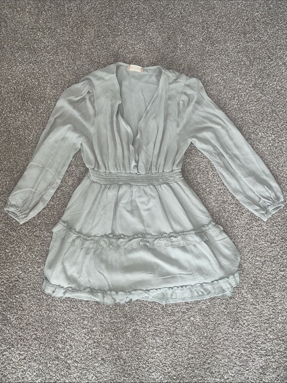 Altar'd State Light Sage Textured V-Neck dress 100% rayon size medium